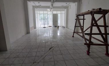 JUAL CEPAT..ruko 3 lantai dekat MRT Lebakbulus
