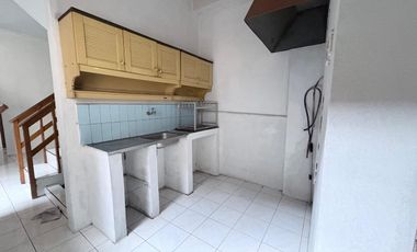 Di Sewakan Rumah Di antapani cocok untuk keluarga Lingkungan Nyaman Dan Asri, Bebas Banjir, Akses Jalan Luas Dua mobil