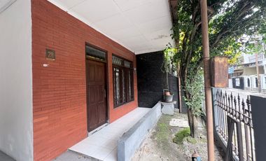 Di Sewakan Rumah Di antapani cocok untuk keluarga Lingkungan Nyaman Dan Asri, Bebas Banjir, Akses Jalan Luas Dua mobil