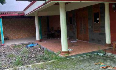 rumah luas mewah Megah