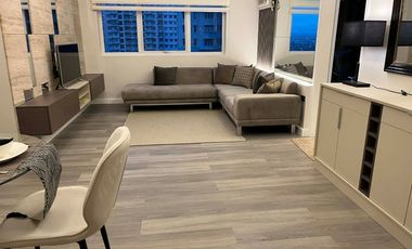 FOR LEASE  2 BEDROOMS NEWLY RENOVATED / INTERIOR   SOUTH OF MARKET BGC