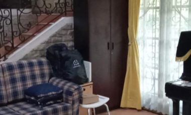 DISEWAKAN RUMAH 2 ½ LT POSISI HOEK ROW JALAN LEBAR DI CITRA 3 - KALIDERES - JAKARTA BARAT