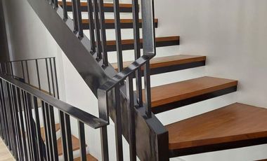 Fully Finished Townhouse 5 Bedroom For Sale in Sta Mesa Manila townhouse for sale