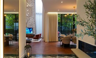 TA8410🏛️Luxury villa 540sqm 4Bedroom 1Maid room🌳Courtyard🏢Elevator BuGaan Krungthep Kreetha Fully furnished near Inter school & Golf club