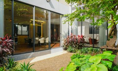 TA8410🏛️Luxury villa 540sqm 4Bedroom 1Maid room🌳Courtyard🏢Elevator BuGaan Krungthep Kreetha Fully furnished near Inter school & Golf club