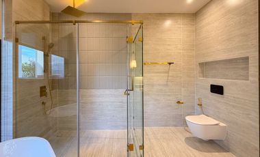 TA8410🏛️Luxury villa 540sqm 4Bedroom 1Maid room🌳Courtyard🏢Elevator BuGaan Krungthep Kreetha Fully furnished near Inter school & Golf club
