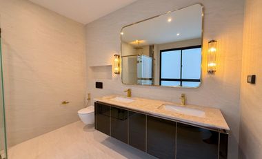 TA8410🏛️Luxury villa 540sqm 4Bedroom 1Maid room🌳Courtyard🏢Elevator BuGaan Krungthep Kreetha Fully furnished near Inter school & Golf club