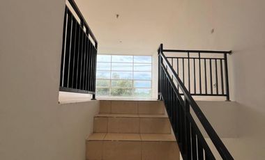 Disewakan ruko 2 lantai dekat dengan pasar kosambi karawang harga hanya 35 juta per tahun gratis 6 bulan