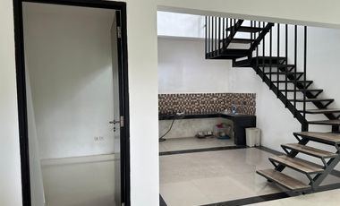 DIJUAL RUMAH ARSITEK CLUSTER SUMMER MEADOW CITRA GRAND CITY PALEMBANG