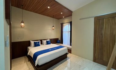 Bayangkan memiliki villa di Jogja yang sudah jadi, sudah lengkap, dan sudah dikelola. Tanpa menunggu bangun & tanpa ribet operasional.