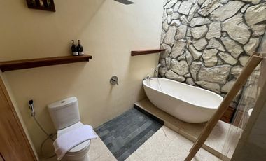 Bayangkan memiliki villa di Jogja yang sudah jadi, sudah lengkap, dan sudah dikelola. Tanpa menunggu bangun & tanpa ribet operasional.