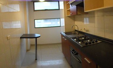 ARRIENDO DEPTO 2 DOR Y 2 BAÑOS, INCLUYE BODEGA, STGO CENTRO