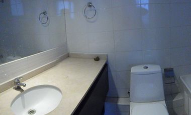 ARRIENDO DEPTO 2 DOR Y 2 BAÑOS, INCLUYE BODEGA, STGO CENTRO