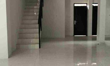 disewakan 5 ruko gandeng loose available ,bisa partial di Jagakarsa Jakarta Selatan area strategis