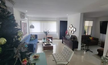 Casa esquinera en alquiler en Estancias del Río Samborondón | 4 dormitorios frente al área social