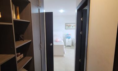 Casa amoblada en alquiler en Ciudad Celeste Samborondón | 3 dormitorios con patio y BBQ