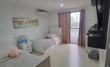 Casa amoblada en alquiler en Ciudad Celeste Samborondón | 3 dormitorios con patio y BBQ