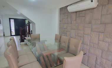 Casa amoblada en alquiler en Ciudad Celeste Samborondón | 3 dormitorios con patio y BBQ