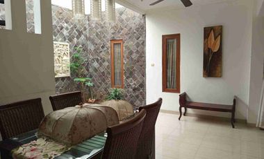 Disewakan rumah full furnished di cilandak ( belakang citos) , kawasan mudah akses dekat perkantoran, bebas banjir, selangkah ke pintu tol cipete