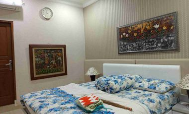 Disewakan rumah full furnished di cilandak ( belakang citos) , kawasan mudah akses dekat perkantoran, bebas banjir, selangkah ke pintu tol cipete