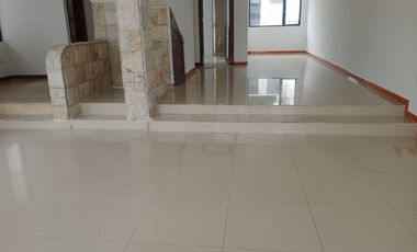 HERMOSA CASA EN VENTA EN EL SECTOR EL CONDADO DE LA CIUDAD DE QUITO