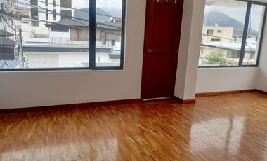 HERMOSA CASA EN VENTA EN EL SECTOR EL CONDADO DE LA CIUDAD DE QUITO