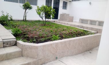 HERMOSA CASA EN VENTA EN EL SECTOR EL CONDADO DE LA CIUDAD DE QUITO