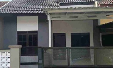 Dijual rumah full renovasi di Villa Dago Pamulang harga murah, bisa KPR bebas banjir, siap huni
