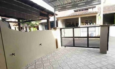 Dijual rumah full renovasi di Villa Dago Pamulang harga murah, bisa KPR bebas banjir, siap huni