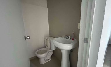 Rento casa en Pedregal de 1 nivel 130m2 con  8 lugares de estacionamiento.  Uso habitacional o para oficina.