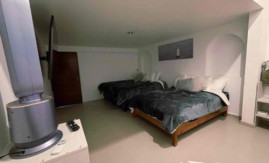 Rento casa en Pedregal de 1 nivel 130m2 con  8 lugares de estacionamiento.  Uso habitacional o para oficina.