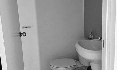 Rento casa en Pedregal de 1 nivel 130m2 con  8 lugares de estacionamiento.  Uso habitacional o para oficina.