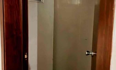 Rento casa en Pedregal de 1 nivel 130m2 con  8 lugares de estacionamiento.  Uso habitacional o para oficina.