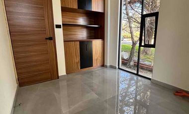 Hermosa casa contemporanea junto area verde