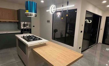 Hermosa casa contemporanea junto area verde