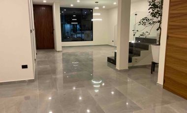 Hermosa casa contemporanea junto area verde