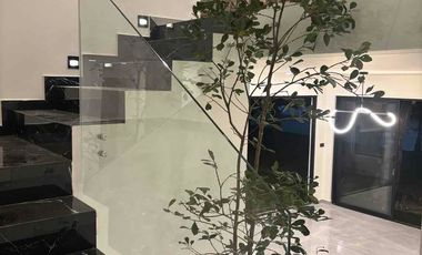 Hermosa casa contemporanea junto area verde