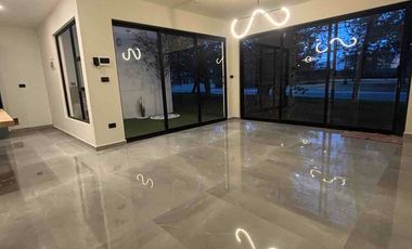 Hermosa casa contemporanea junto area verde