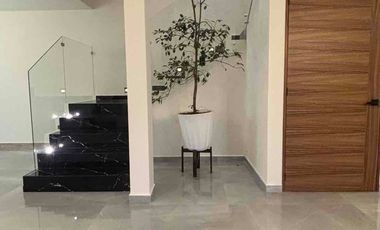 Hermosa casa contemporanea junto area verde