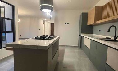 Hermosa casa contemporanea junto area verde