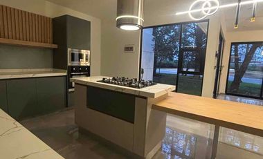 Hermosa casa contemporanea junto area verde