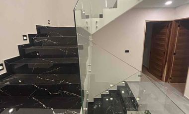 Hermosa casa contemporanea junto area verde