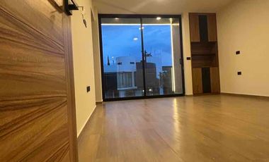 Hermosa casa contemporanea junto area verde