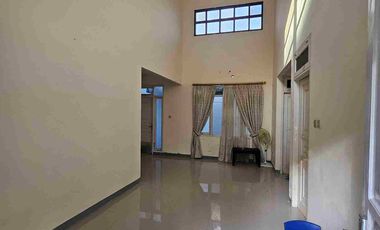 DISEWAKAN RUMAH REGENCY