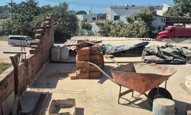 Propiedad Para Remodelar. Venta sobre Av. Federación altura Cañadas. Puerto Vallarta.