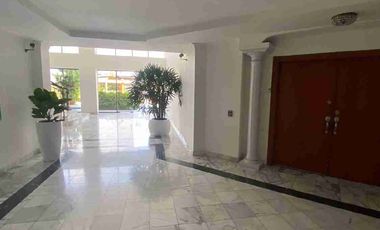 Km 1 Samborondón entre rio en los edificios. Que están frente al río, departamentos grande de 293. M2 con ascensor