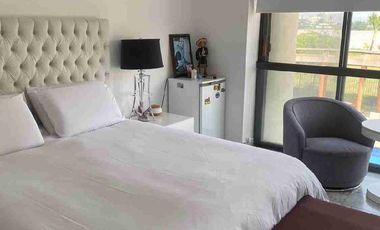 Km 1 Samborondón entre rio en los edificios. Que están frente al río, departamentos grande de 293. M2 con ascensor