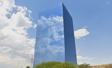 OFICINA EN CORPORATIVO TITANIUM EN VENTA EN HACIENDA EL CAMPANARIO, QUERÉTARO, QRO. REMATE BANCARIO CON POSIBILIDAD DE INVERSIÓN.