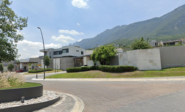 ¡Oportunidad de Inversión! Casa en Remate Bancario Aproveche esta excelente oportunidad de adquisición mediante remate bancario. SAN PEDRO GARZA G