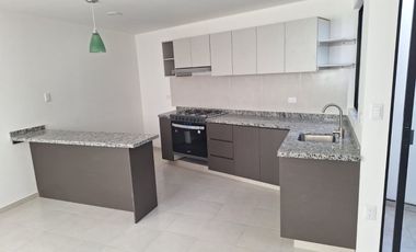 Linda casa ubicada en Arboledas de San Diego